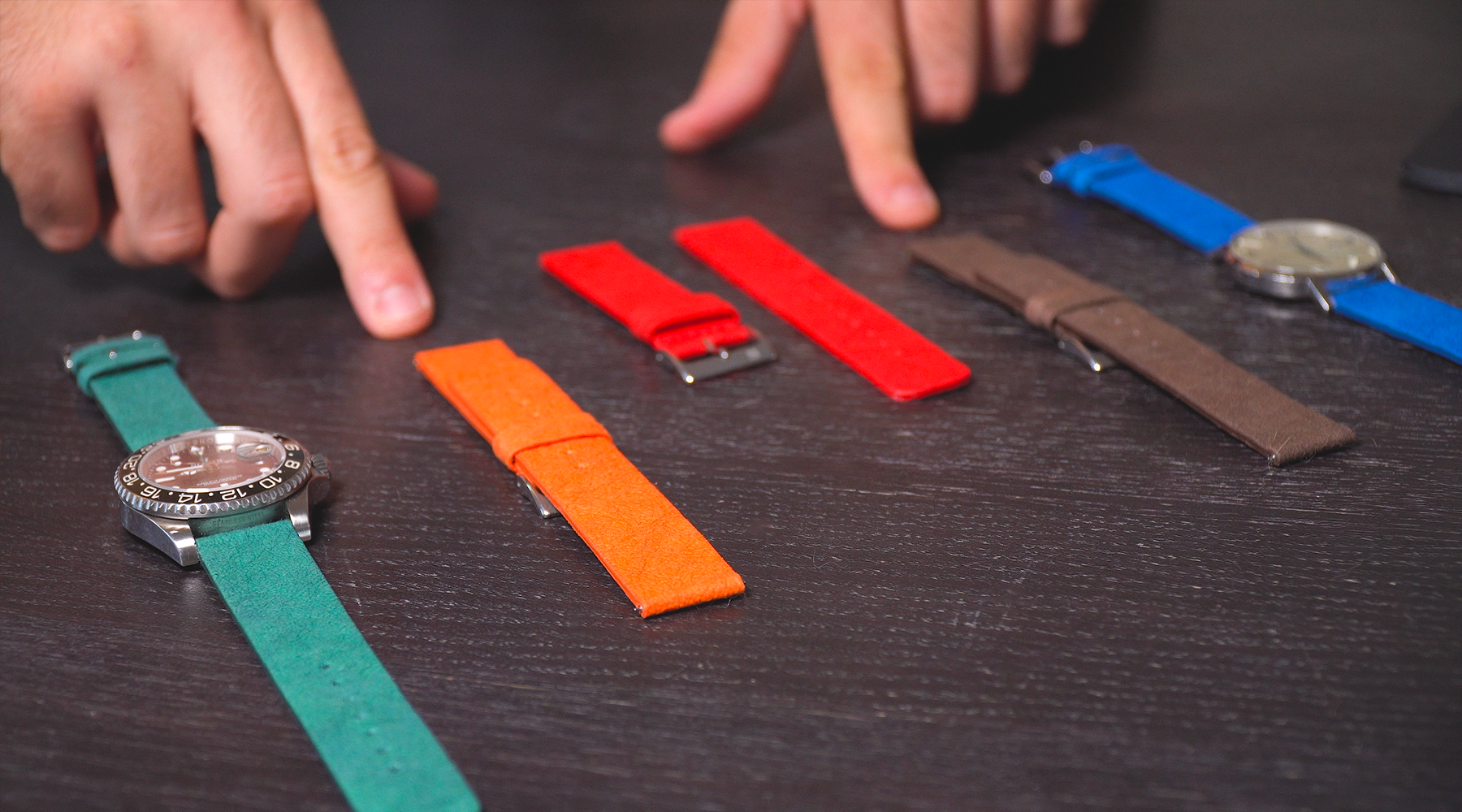 A watch strap made with Paper colareb